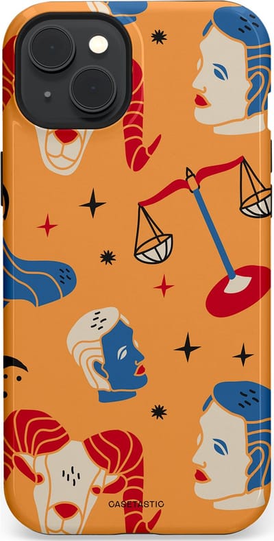 Casetastic hoesje geschikt voor Apple iPhone 15 Plus - MagSafe - Dubbellaagse bescherming - Zodiac in lijn - Fashion Case - Okergeel Terracotta Zand Rood