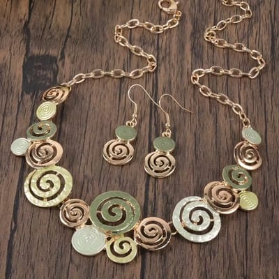My Sweet Romance® 2-delige Sieradenset – Goudkleurig & Groen – Ketting en Oorbellen – Boho Vintage