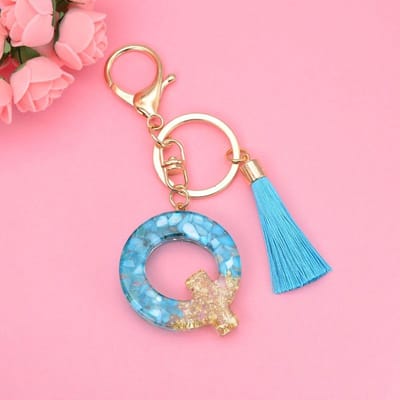 Letter Sleutelhanger A-Z – Luxe Initialen Sleutelhanger met Pompon & Kwastje – Tashanger voor Dames & Meisjes – Accessoire voor Sleutelbos, Handtas, Rugzak & Autosleutel – Persoonlijk Cadeau voor Vrouw, Moeder, Dochter & Vriendin