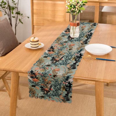 Bedrukt Velvet Textiel Tafelloper - Runner 45x220 - Bloemen op lichtblauw - Fluweel - Decor - Decoratie - Tafellaken - Tafelkleed - Kleed