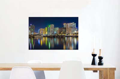 Canvas Schilderij Weerspiegeling van Manila in het water - 90x60 cm - Wanddecoratie