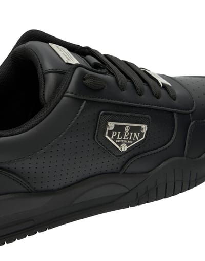 Low-Top Sneakers Street King