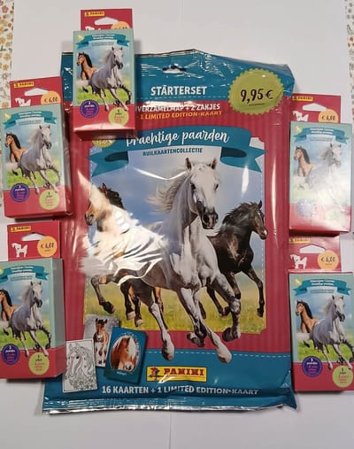 panini parchtige paarden ruilkaartencollectie Starterset + 5 boosterpacks (140 kaarten ) Voordeelpakket