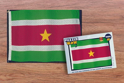 Puzzel De vlag van Suriname op een zwarte achtergrond - Legpuzzel - Puzzel 1000 stukjes volwassenen