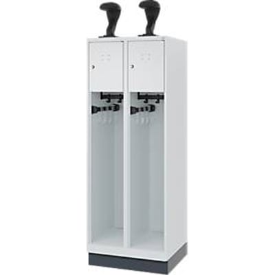 Brandweerkluis C+P Evolo Youngster, 2 vakken, met helmhouder, met sokkel, B 600 x D 500 x H 1630 mm, RAL 7035 lichtgrijs/RAL 7016 antracietgrijs