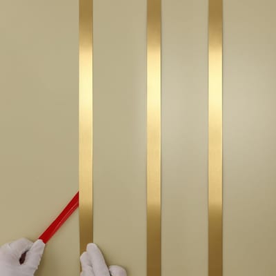 gemetalliseerde sierlijst met geborstelde afwerking, zelfklevende strip voor spiegellijsten, muren, open haarden en doe-het-zelf-decoratie (10m x 2cm)