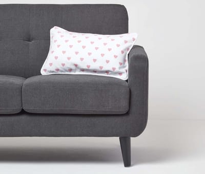 Homescapes Katoenen kussenhoes met roze harten 30x50cm