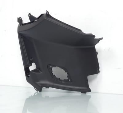 Cache latéral droit origine pour Scooter Peugeot 50 Kisbee 4T 1177918000 / 779180 / Noir Neuf