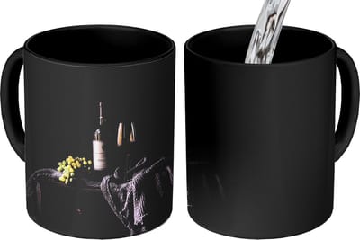 Magische Mok - Foto op Warmte Mokken - Koffiemok - Druiven - Wijn - Rood - Tafel - Magic Mok - Beker - 350 ML - Theemok