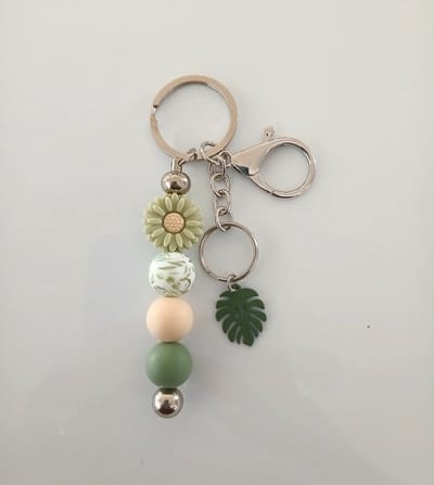 Sleutelhanger | Tashanger | groen & béige | met groen blad