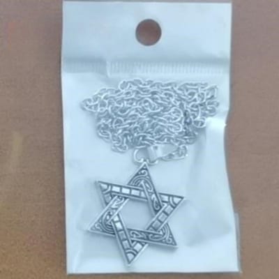 1 Stuk Kleding Cadeau Kleine Margriet Ketting Heren Retro Zesster Dubbelzijdige Hanger gray