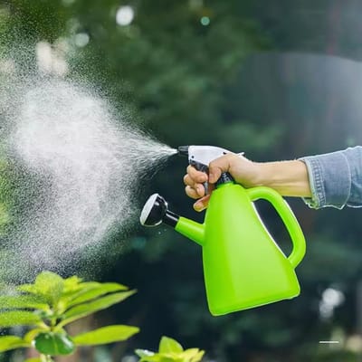 2-in-1 gieter en watersproeier voor planten |     Spuitfles met verstelbare spuitmond en sproeikop |     Multifunctionele handspuit voor tuin, potten en reiniging