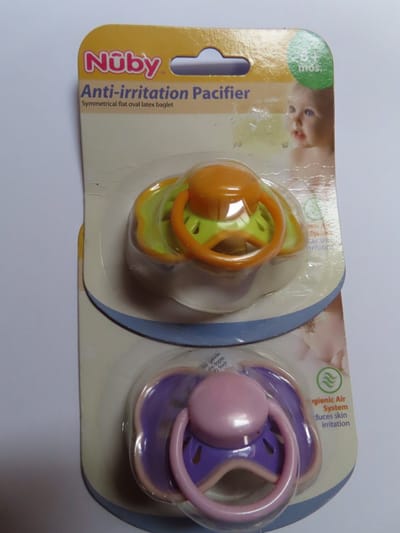 Nuby - Fopspeen - 2 Pack - Geel / orange en lila / roze - Rubber - 6 maand +