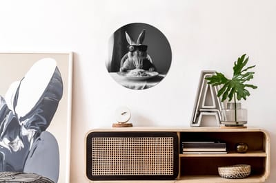 WallCircle - Wandcirkel - Muurcirkel - Konijn - Bunny - Zonnebril - Tafelkleed - Pasta - Schattig - Aluminium - Dibond - 30x30 cm - Binnen en Buiten