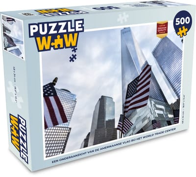 Puzzel Een onderaanzicht van de Amerikaanse vlag bij het World Trade Center - Legpuzzel - Puzzel 500 stukjes