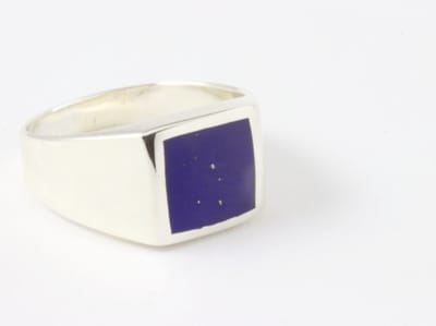 Zilveren zegelring met lapis lazuli - maat 23