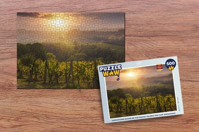 Puzzel Zonsopgang boven de Italiaanse velden van San Gimignano - Legpuzzel - Puzzel 500 stukjes