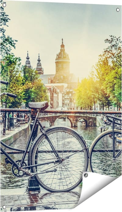 Gards Tuinposter Amsterdamse Brug bij een Gracht met Zonsondergang - 60x90 cm - Tuindoek - Tuindecoratie - Wanddecoratie buiten - Tuinschilderij