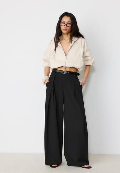 Stradivarius Wide-leg pantalon met plooien en riem  Zwart 34