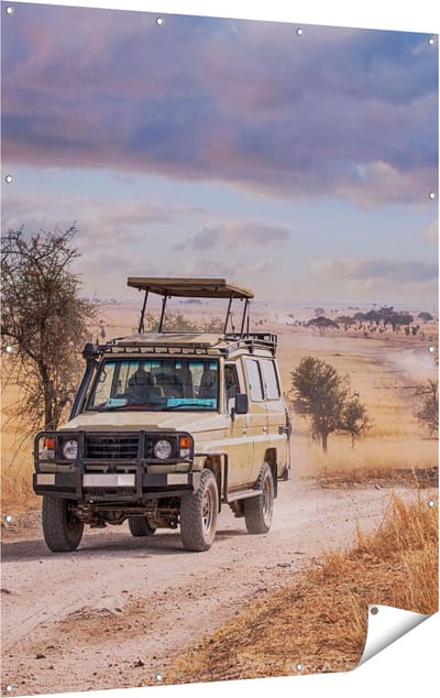 Gards Tuinposter Safari Auto in de Savanne - 120x160 cm - Tuindoek - Tuindecoratie - Wanddecoratie buiten - Tuinschilderij