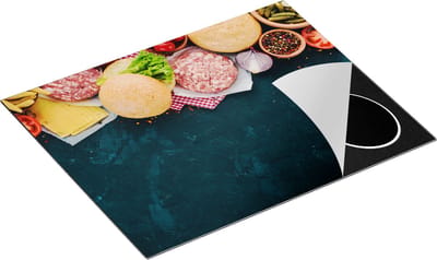 Chefcare Inductie Beschermer Hamburger Ingrediënten op een Marmeren Plaat - 65x50 cm - Afdekplaat Inductie - Kookplaat Beschermer - Inductie Mat