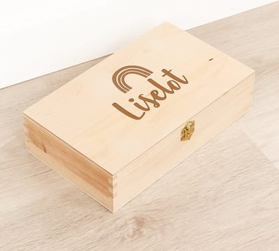 Houten kistje 'Liselot' Regenboog - Tekenkist - Herinneringsdoos - Kraamcadeau - Knutseldoos - Memorybox - Baby - Geboorte