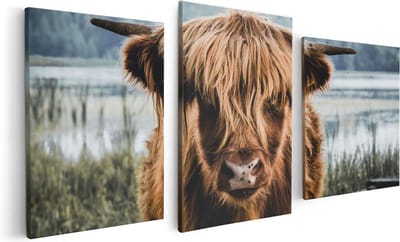 Artaza Canvas Schilderij Drieluik Schotse Hooglander Koeienkop Bij Een Meer - 120x60 cm - Wanddecoratie Woonkamer - Schilderijen - Muurdecoratie
