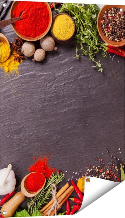 Gards Tuinposter Verschillende Kruiden op een Zwarte Tafel - 60x90 cm - Tuindoek - Tuindecoratie - Wanddecoratie buiten - Tuinschilderij