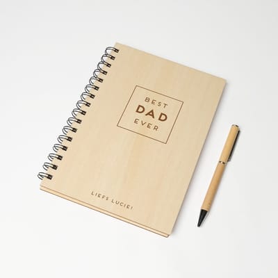 Notitieboek A5 - Luxe balpen - Vaderdag cadeau - Cadeau papa - Cadeau vader - Papa cadeau - Schrijfboek - A5 notitieboekje - BEST DAD EVER - BEST DAD - kerstcadeau man - kado papa - kerst