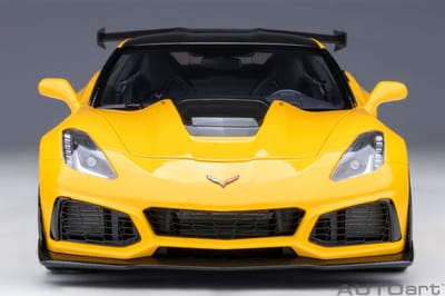 AUTOart 1/18 Chevrolet Corvette C7 ZR1, Corvette Racing Yellow Tintcoat