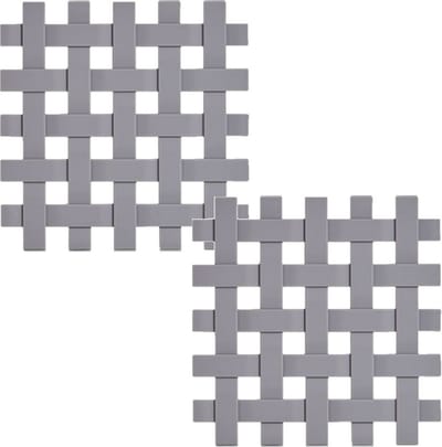 Set van 2x stuks grijze pannenonderzetters gevlochten siliconen 17 x 17 cm - Keukenbenodigdheden - Kookbenodigdheden - Onderzetters