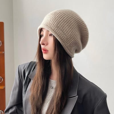 Hoed voor Dames in Herfst en Winter Koreaanse Stijl Veelzijdig en Modieus Konijnenwol Gebreide Wolmuts met Hoofdwarming Oorbescherming Krullen Pile Hoed One Size gray