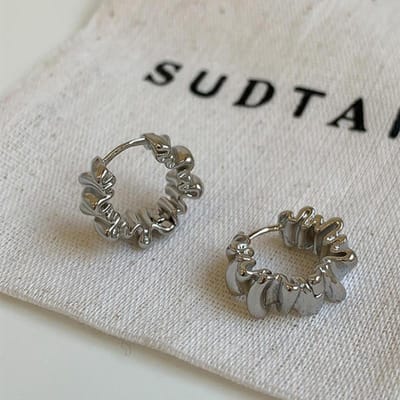 Ensemble de Boucles d'Oreilles Géométriques Irrégulières Simples Pour Femmes Exquises Boucles d'Oreilles Créoles Rondes Ondulées Accessoires d'Oreilles en Métal Tendance argenté