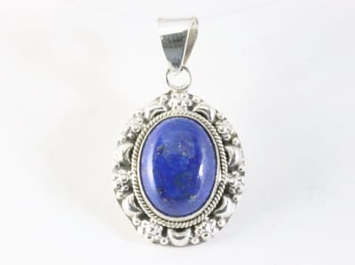 Bewerkte zilveren hanger met lapis lazuli