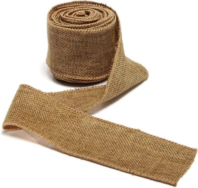 Natuurlijke jute met witte kant voor handgemaakte bruiloftsdecoratie en huisdecoratie