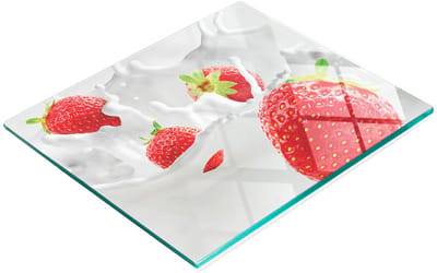 Decoratieve glazen snijplank voor in de keuken met aardbeien en melkmotief, 60x52 cm