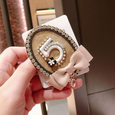 Haarloze Strikkwast Broches Digitaal Geometrisch Zwart Wit Stoffen Parel Broche Voor Vrouw brown