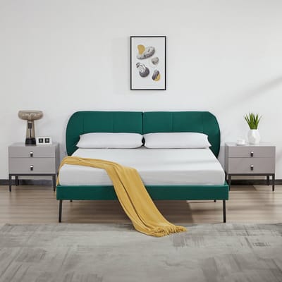 Gestoffeerd bed Porvoo met bedbodem 140x200 cm donkergroen [en.casa]