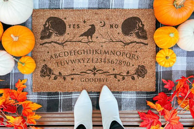 Ouija Doormat Mystical Witchy Vibes | 60x40 cm | Nieuwe huis cadeau | Ingangsmat | Deurmat met stijl | Verhuizing cadeau | Praktisch & trendy | Perfect voor binnenkomst | Cadeau voor nieuwe woning