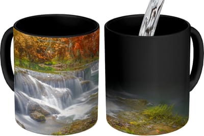 Magische Mok - Foto op Warmte Mokken - Koffiemok - Herfst - Waterval - Natuur - Bomen - Magic Mok - Beker - 350 ML - Theemok