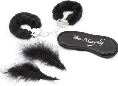 Banoch | Bondage Naughty Black | zwarte pluche handboeien, blinddoek en streel veren