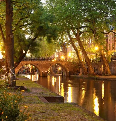 Fotobehang Oude gracht Utrecht 250 x 260 cm - € 175,--