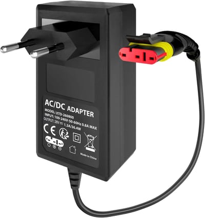 28V acculader geschikt voor Husqvarna Automower 105/310/315X / McCulloch Rob R800 / Gardena robotmaaier