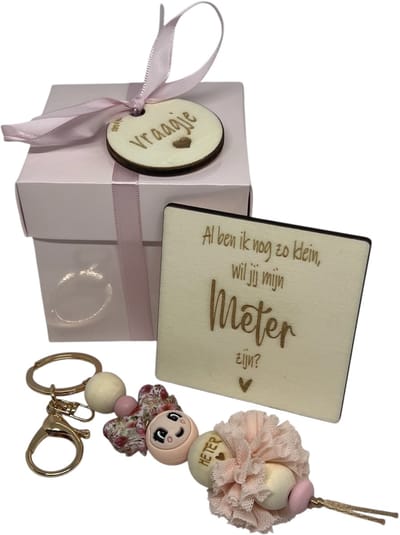 Sleutelhanger Wil je mijn METER zijn? | ROZE | poppetje | meter vragen | meter worden | meter worden | cadeau meter | Doosje met een vraag