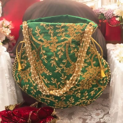 Dames Handtas- Vedantan -Katoensilk - 22 x 22 cm - Kleurrijk - Gouden borduurwerk - Partij, Prom, Banket, Bruiloft - Feesten - Festival - Schattige - Avondtasje - PartyBag - Groen