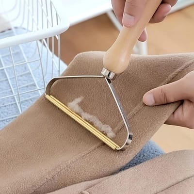 Épilucheur Manuel pour Manteau en Laine - Coupe-Peluches Non Électrique avec Manche en Plastique & Lame Métallique pour un Nettoyage Efficace des Vêtements beige