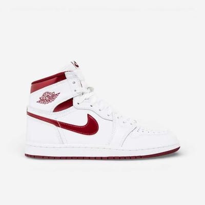 Hoge Sneakers Nike 1 Retro High '85 OG Metallic Burgundy