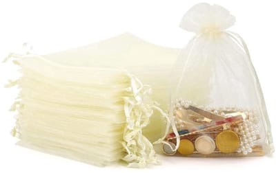 Medium organza zakjes 10x15 cm - 50 stuks feestzakjes - snoepzakjes - cadeau zakjes - geboorte - sieradenzakjes - trekkoord - beige/creme
