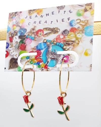 Jeannette-Creatief® - Holland - Red Tulips - Souvenir - Tulpen - Rode Tulpen - Oorbellen met Tulpen - Oorbellen met Bloemen - Oorbellen Holland - Sieraden - Rode Sieraden - Rode Oorbellen - Valentijn - Moederdag