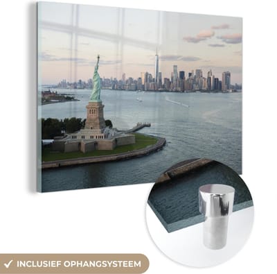 MuchoWow® Glasschilderij 60x40 cm - Schilderij acrylglas - New York - Vrijheidsbeeld - Amerika - Foto op glas - Schilderijen